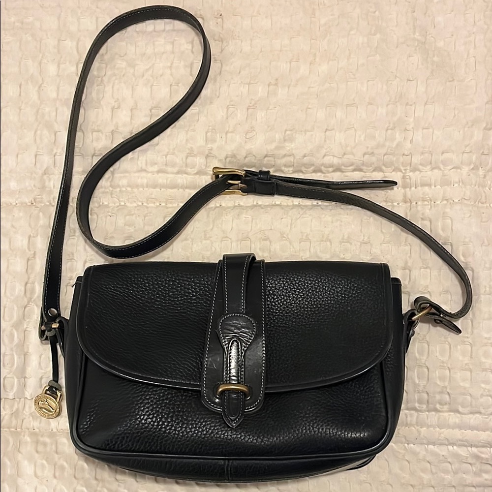 Vintage Dooney&Bourke Crossbody Bag with pebbled Leather and Adjustable Strap